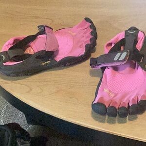 Toe shoes